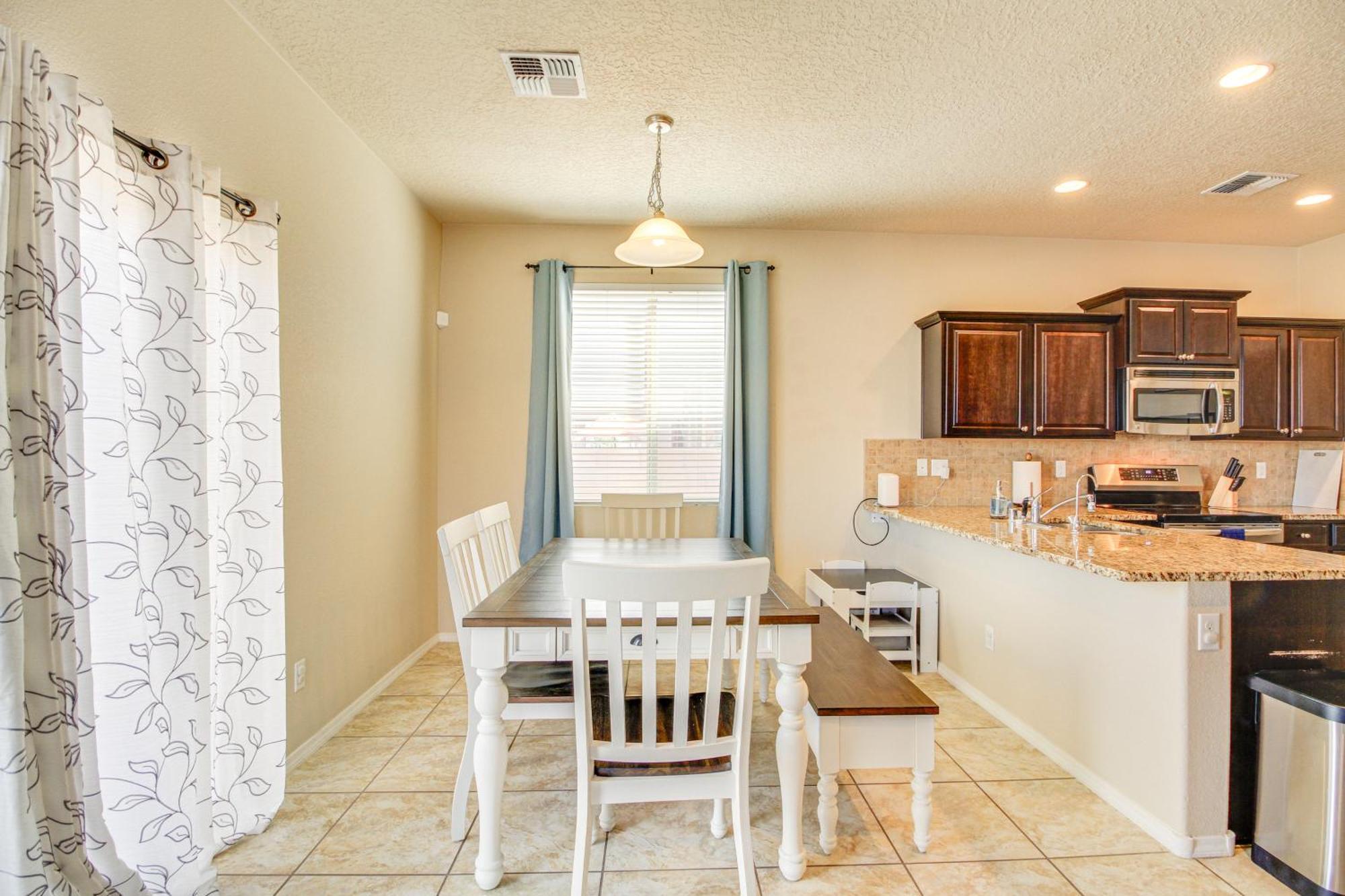 Family-Friendly Home With Mtn View In Albuquerque! Exterior photo